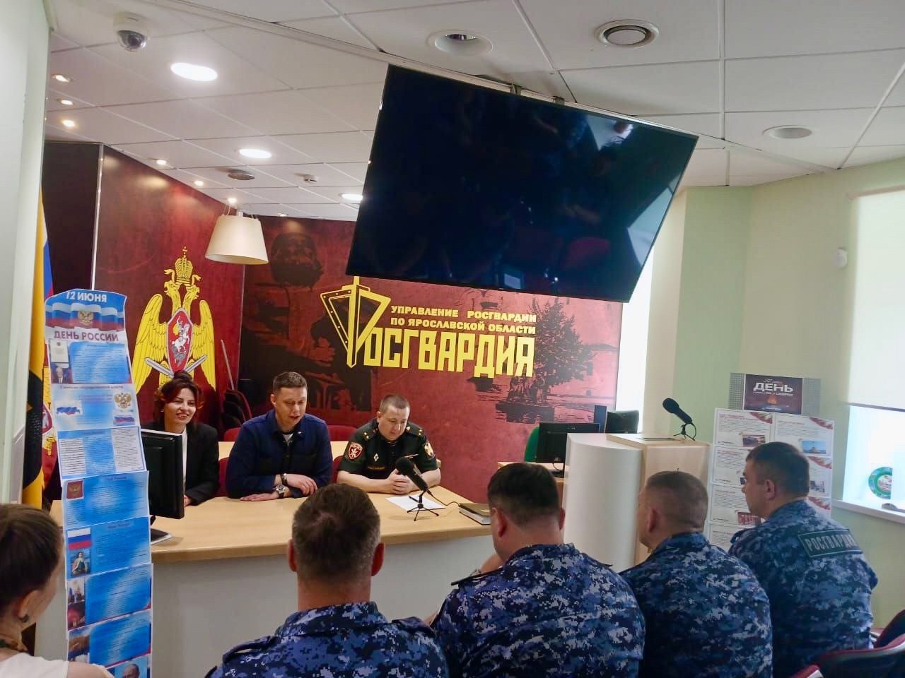  Сотрудники ЯОКНБ провели семинары в рамках антинаркотического месячника в управлении Росгвардии.